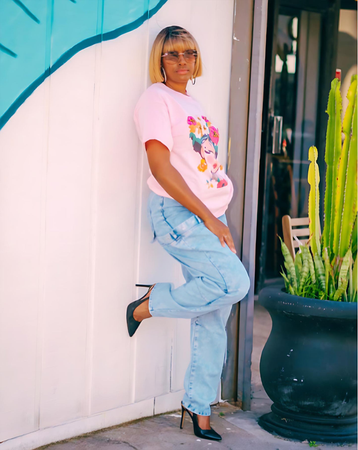 Frida Kahlo (Spring Flowers) T-Shirt